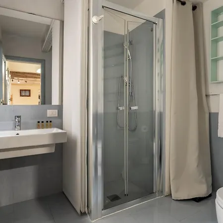 San Cristofano Blu Santa Croce, فلورنس